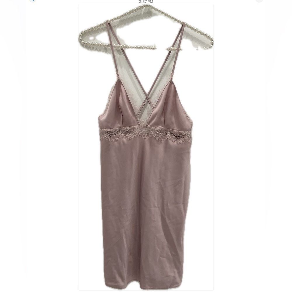 🔴 Victoria’s Secret Elegant Pink Lace Slip Dress🔴
